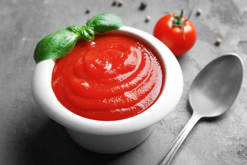 一碗美味的番茄酱特写