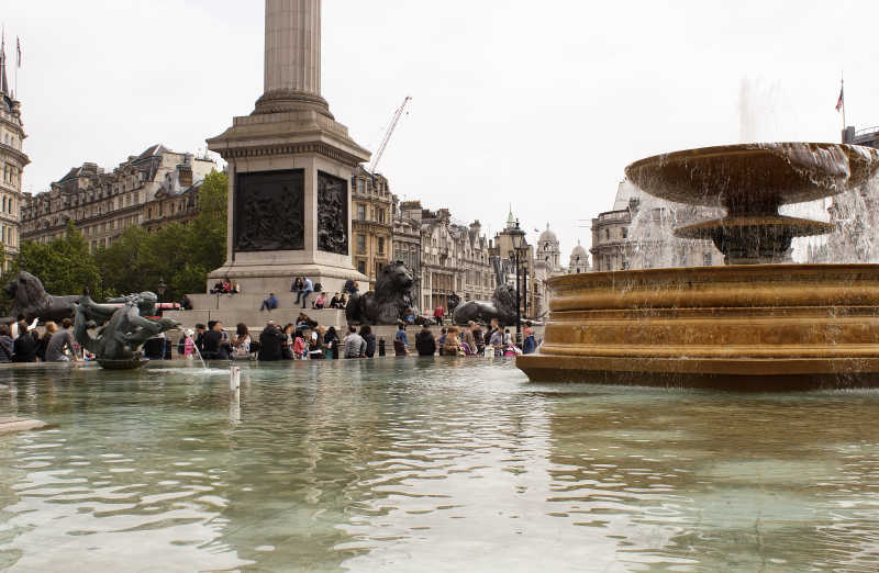 英国伦敦特拉法加广场和喷泉