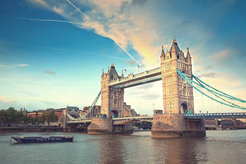 世界著名的伦敦塔桥