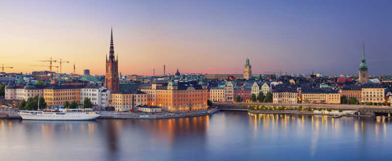 斯德哥尔摩瑞典的全景图像在日落晚霞风景