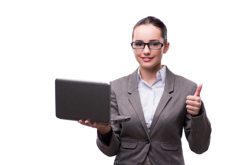 白色背景上的女商人手托笔记本电脑并竖起大拇指