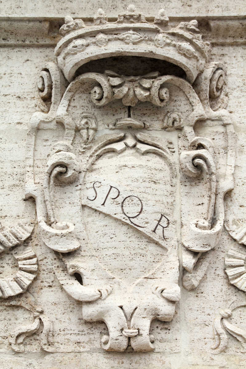 意大利罗马标志SPQR建筑细节