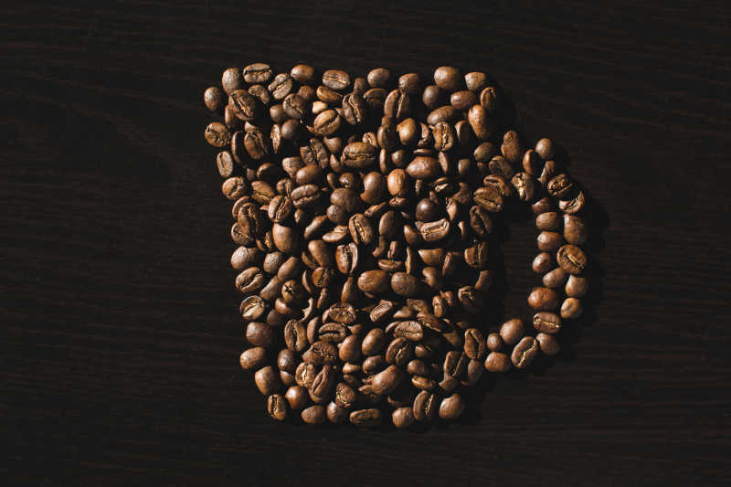 咖啡杯状的咖啡豆特写