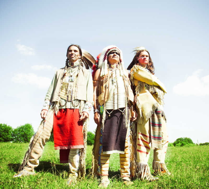 北美三个印第安人特写