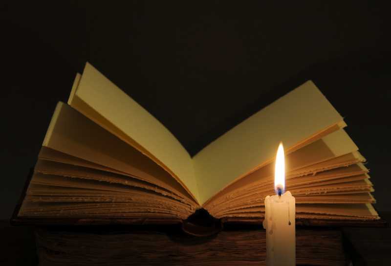 书本和蜡烛知识概念