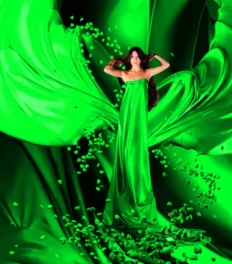 演绎绿色礼服的女人