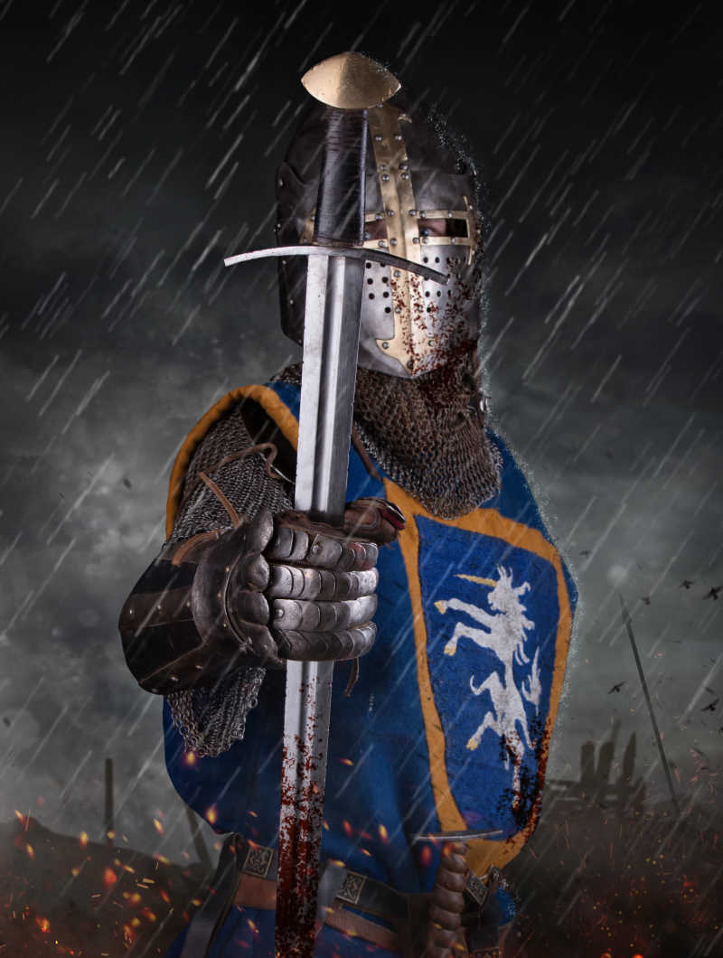 雨中拿剑的骑士