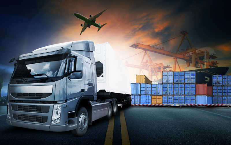 集装箱卡车运输港口和货运飞机运送