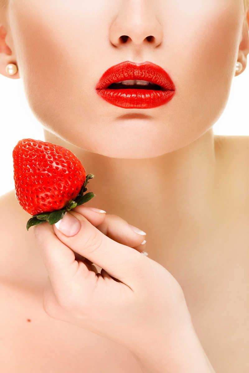 美丽的红唇与草莓