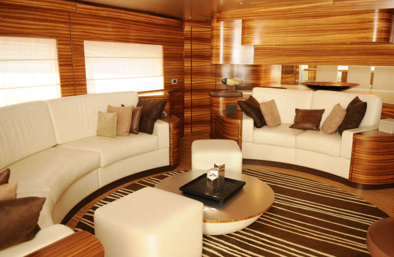豪华游艇室内舒适的客厅