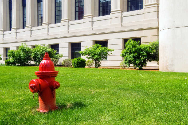 城市设置的红色消防栓