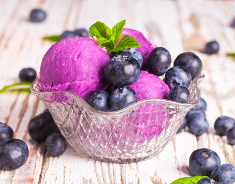 蓝莓薄荷冰淇淋