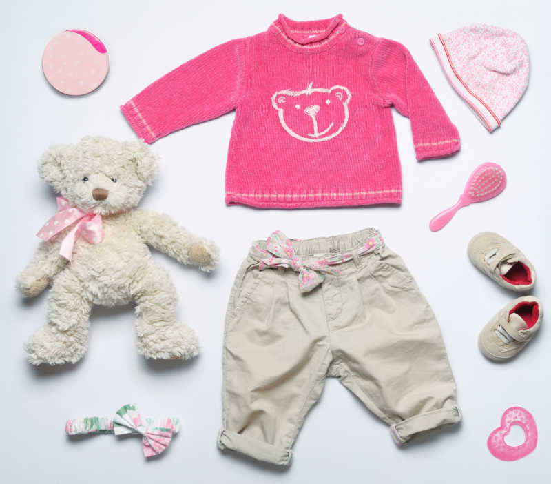 婴儿服装和玩具用品