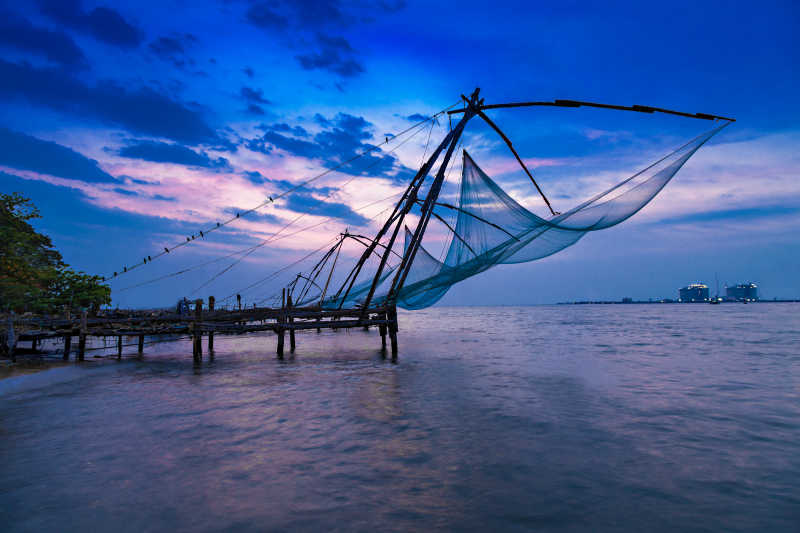 印度海面上的渔网