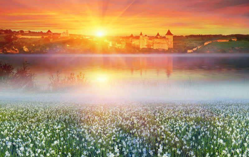 乌克兰日落下的独特美景