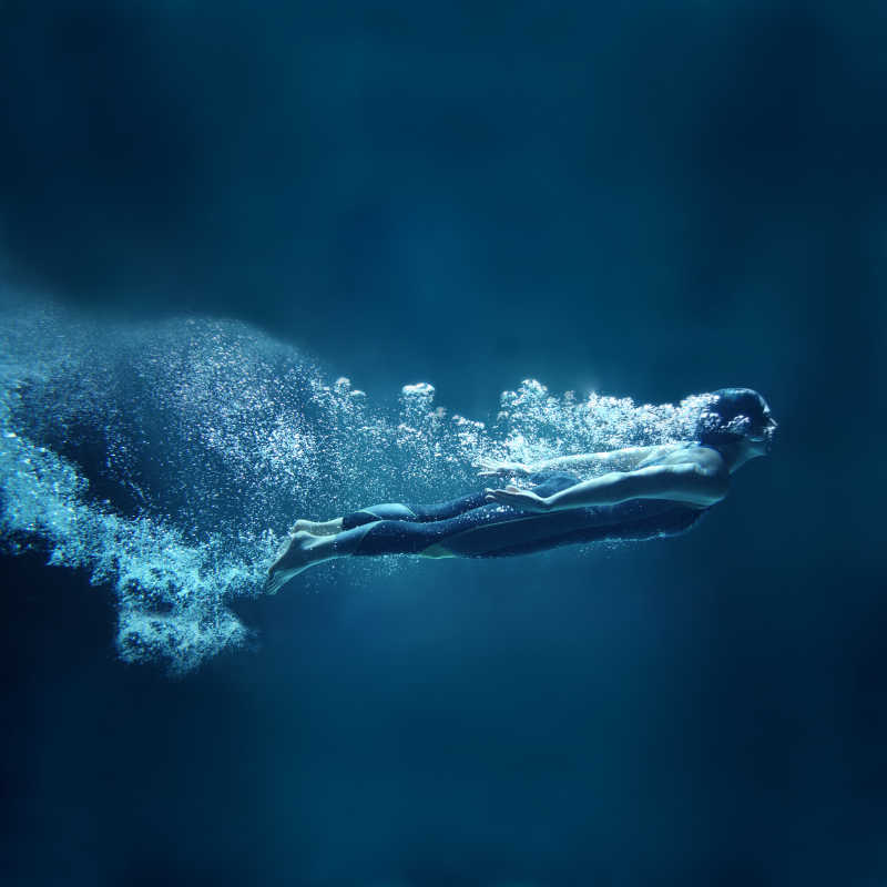 水下职业游泳运动员