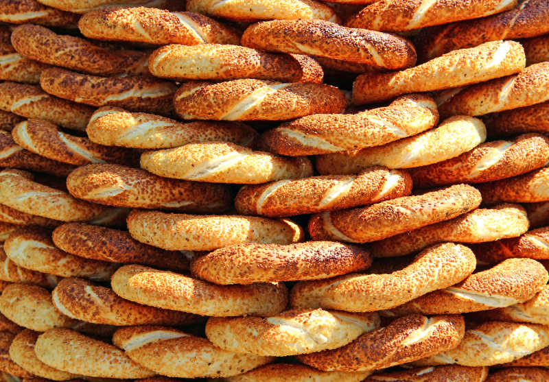 排列整齐的美味土耳其面包