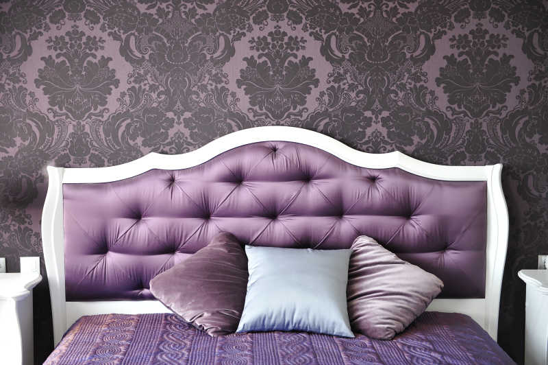 紫色卧室和床