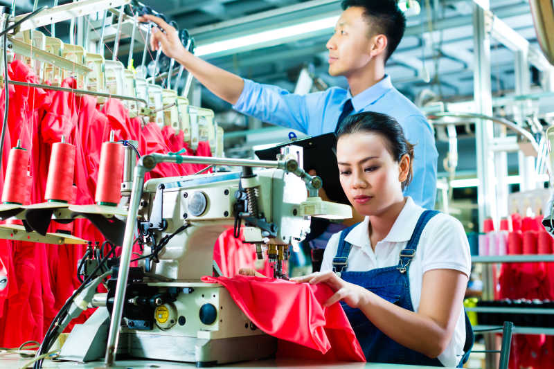 服装厂缝纫工人生产线