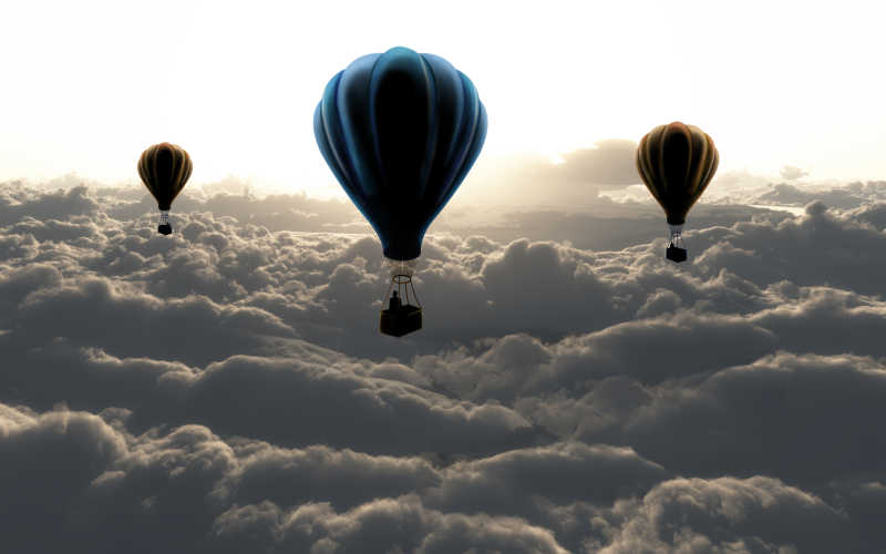 天空中三个热气球