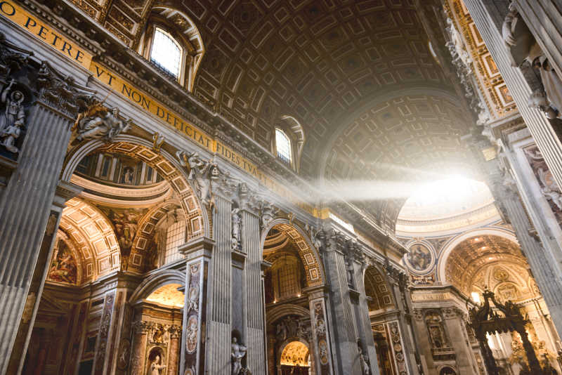 梵蒂冈圣彼得大教堂内景
