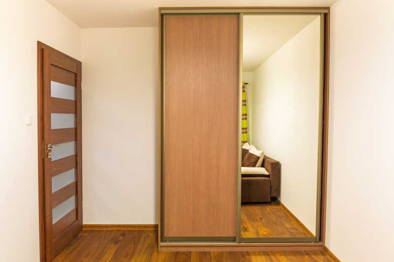 现代木质房间