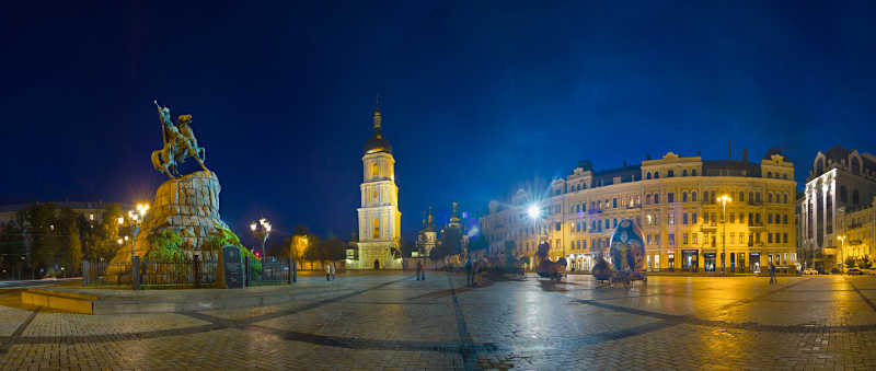 乌克兰基辅广场夜景
