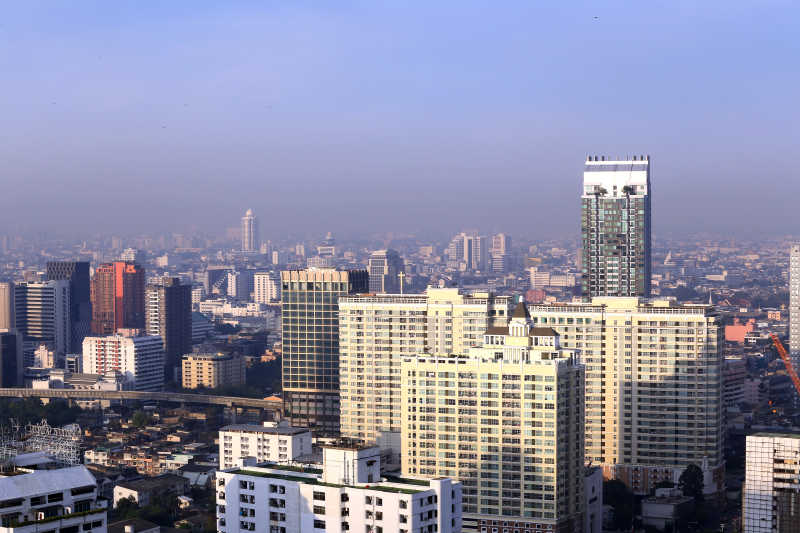 日落时分曼谷城市建筑航拍