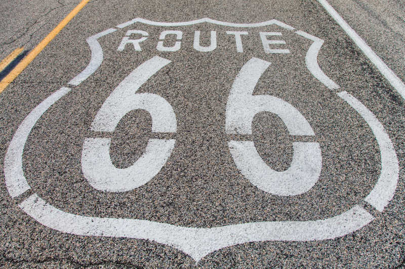 加州著名的66号路标