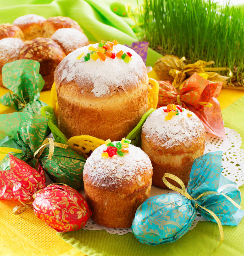 复活节蛋糕和彩蛋