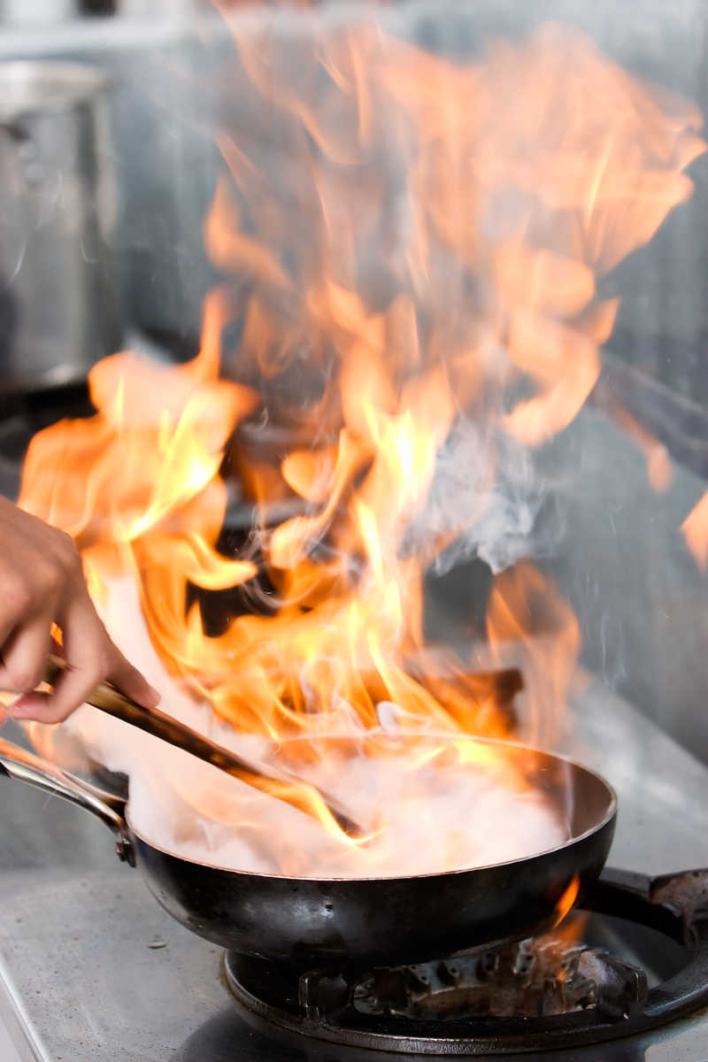 烹饪产生的火焰特写