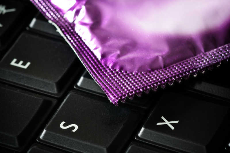 键盘与避孕套