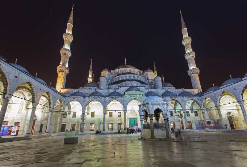 伊布尔的蓝色清真寺
