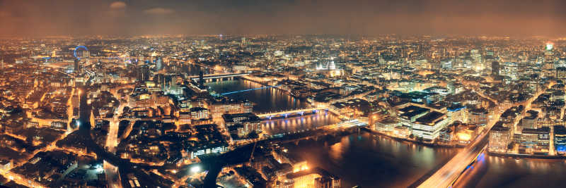 伦敦夜间城市建筑鸟瞰图