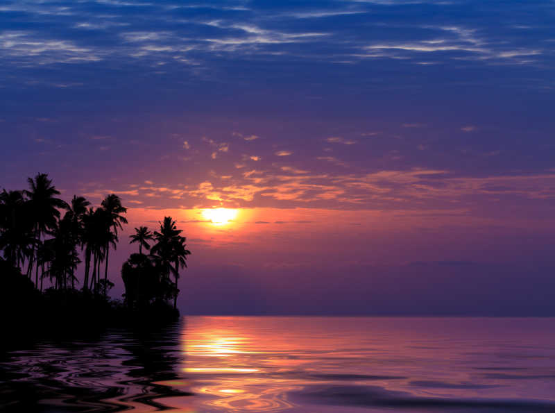 拉威泰国普吉岛美丽的日出