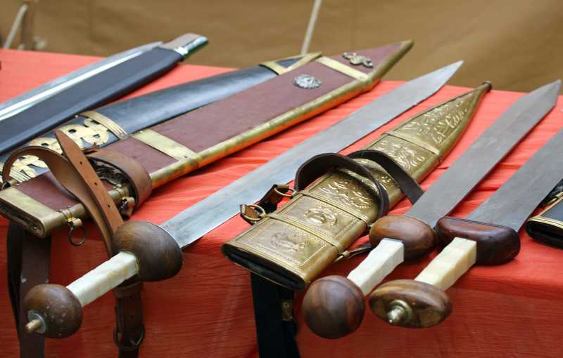 出售的古代刀剑