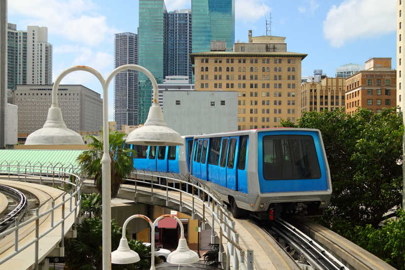 自动化的迈阿密市区列车