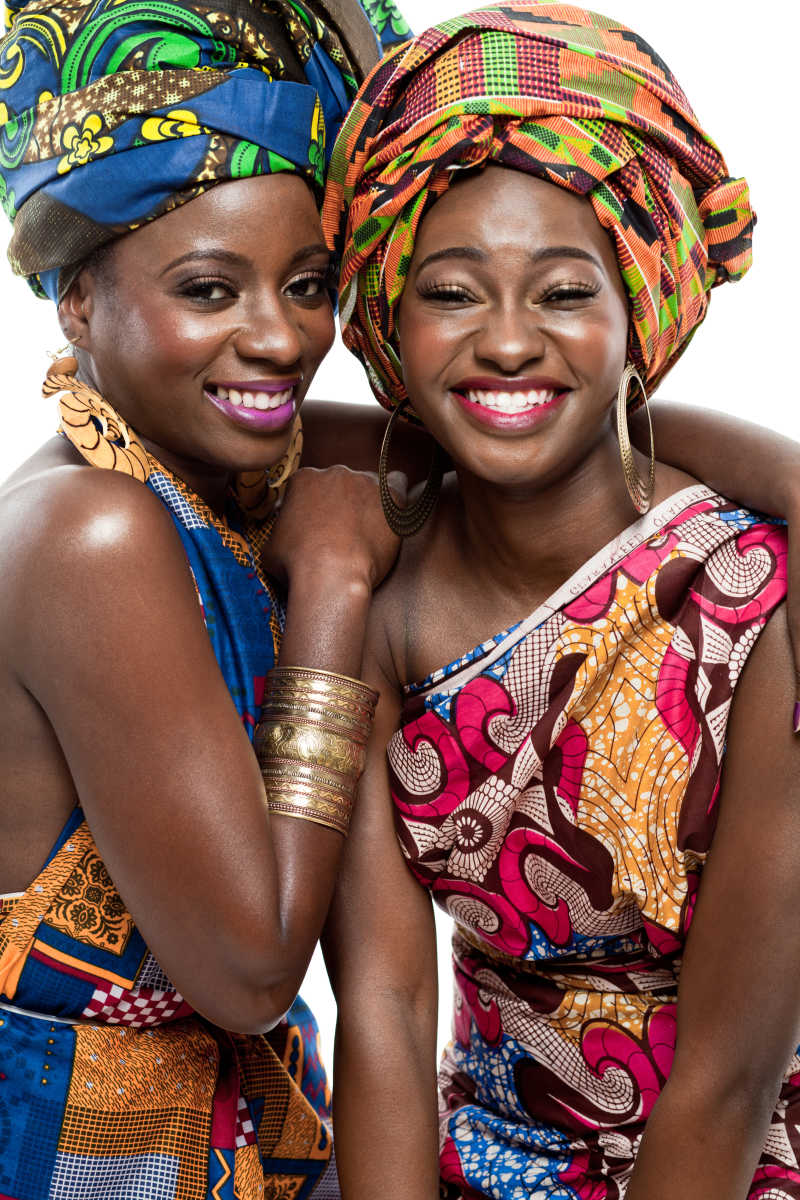 快乐的非洲年轻女孩