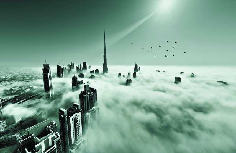被烟雾笼罩的迪拜市中心