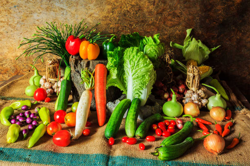 蔬菜草药和水果作为烹饪的原料
