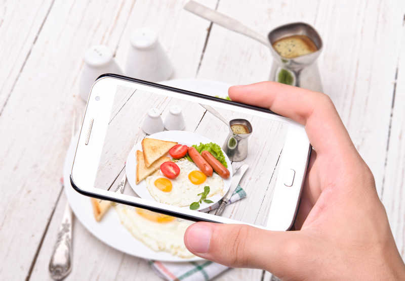 智能手机拍摄早餐