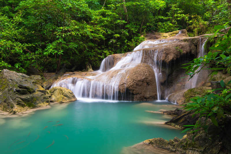 泰国丛林瀑布风景