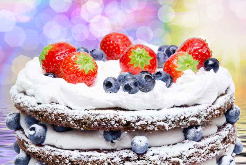 蓝莓草莓水果蛋糕特写