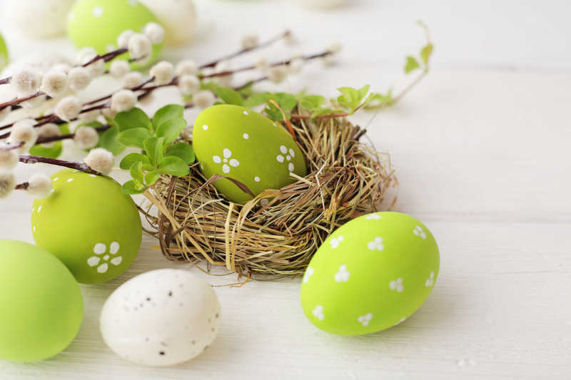 美丽的绿色复活节彩蛋