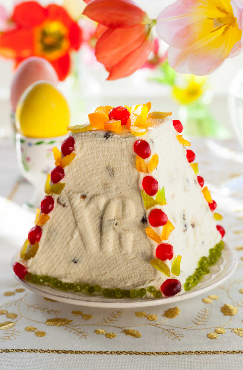 传统复活节有蜜饯水果的甜点