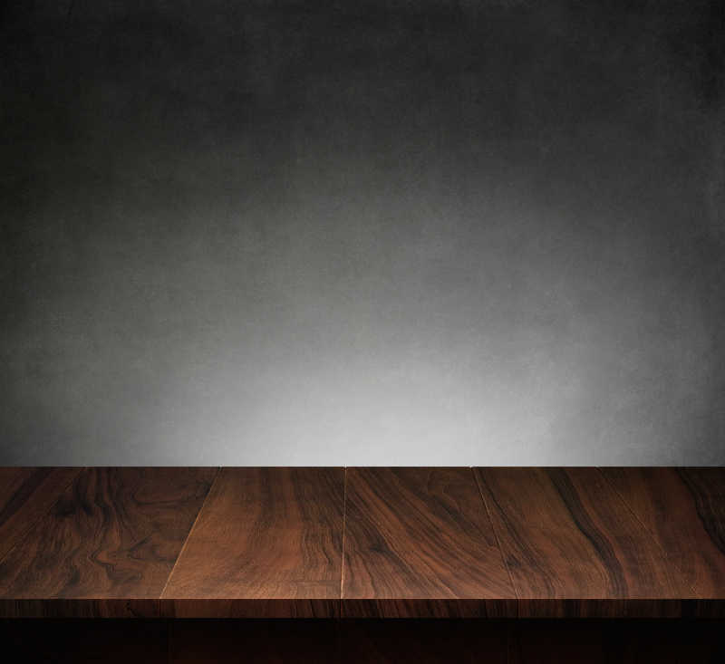 深色纹理木桌
