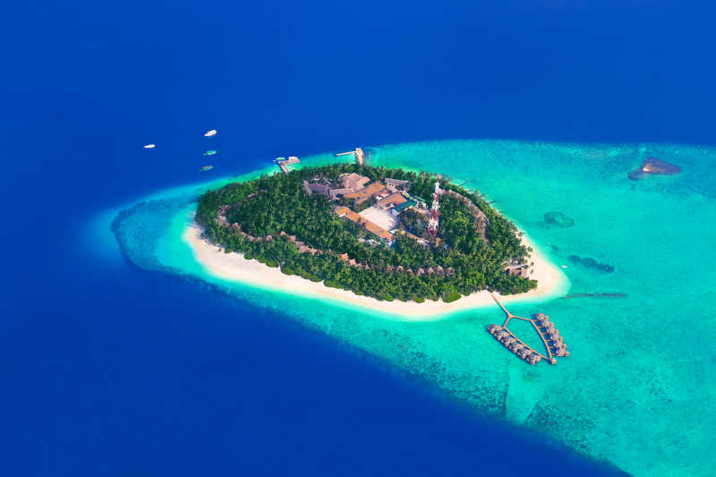 马尔代夫美丽岛屿俯拍图