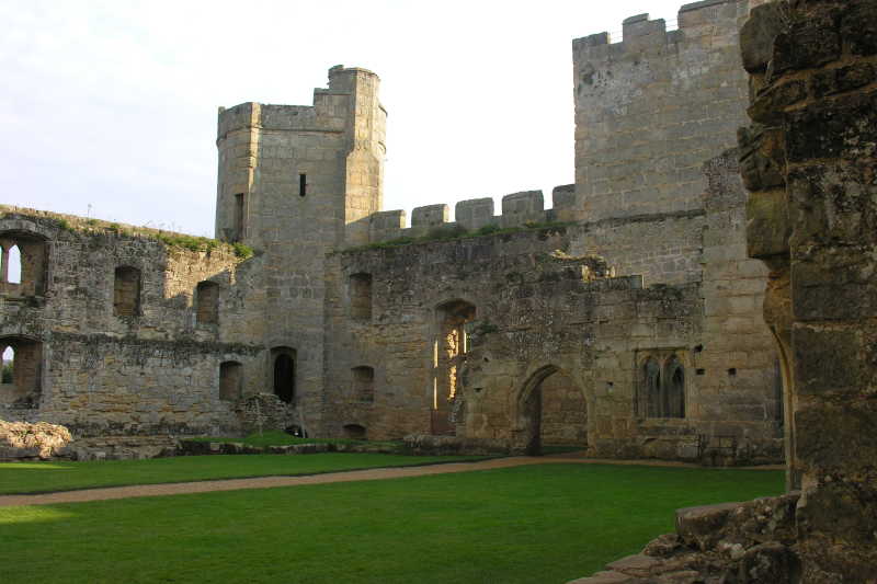 卡希尔城堡的庭院