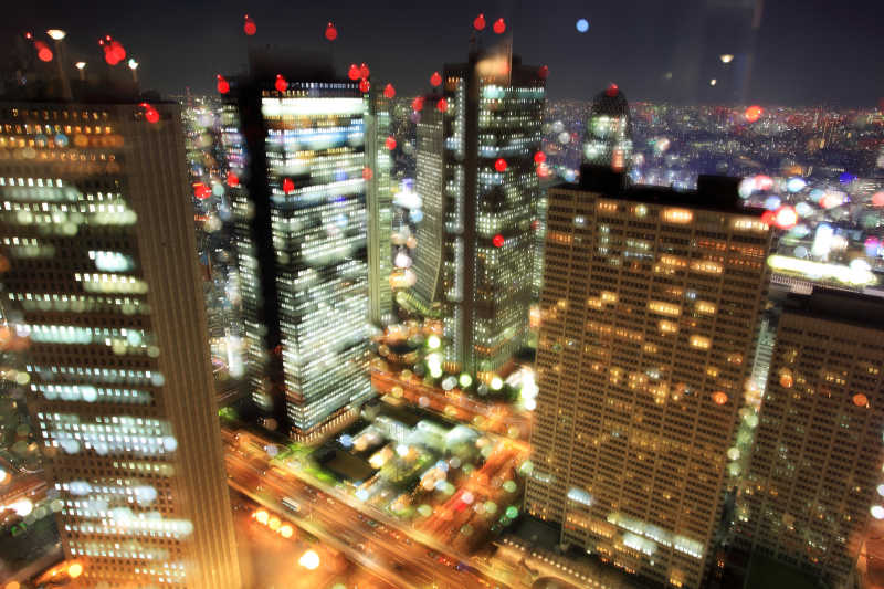 夜幕下美丽的东京城市