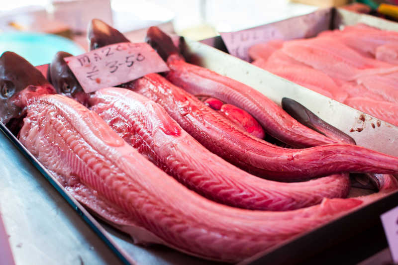 市场出售的新鲜鱼肉